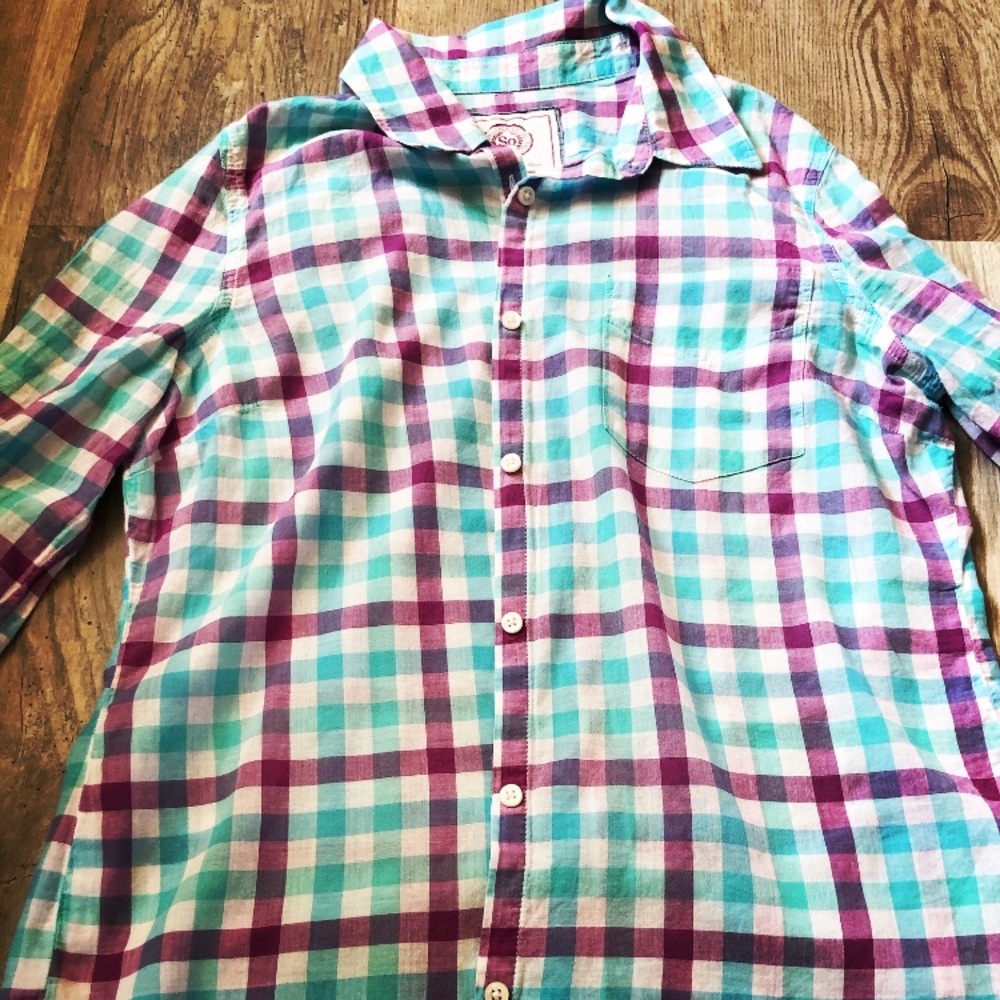 Ladie’s button down shirt